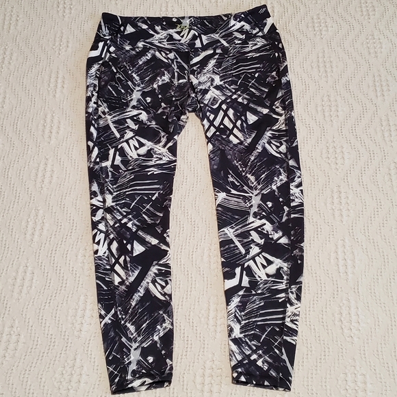 ✨️2/$20 EUC Old Navy Leggings - Picture 2 of 5